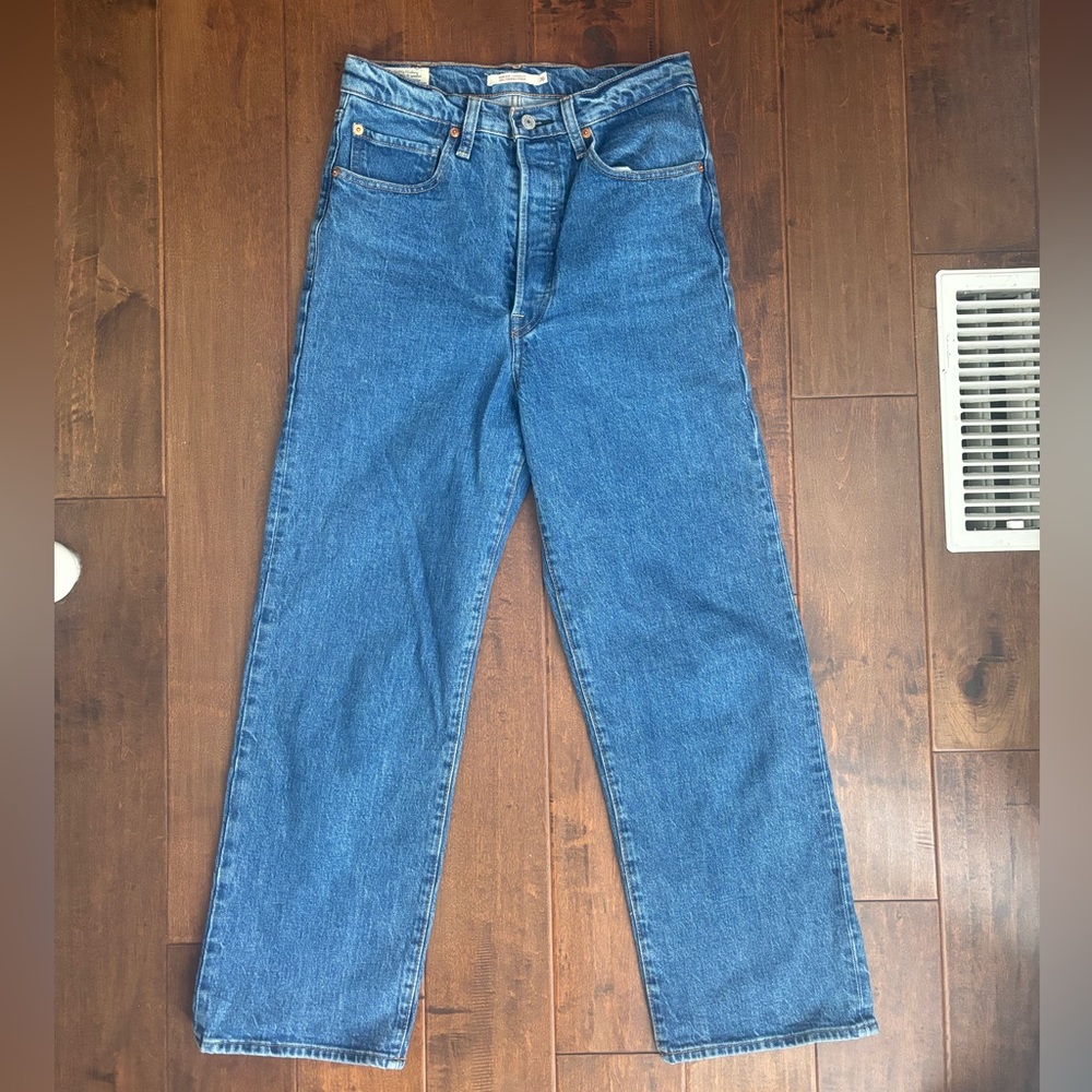 Levi’s Women’s blue straight jeans